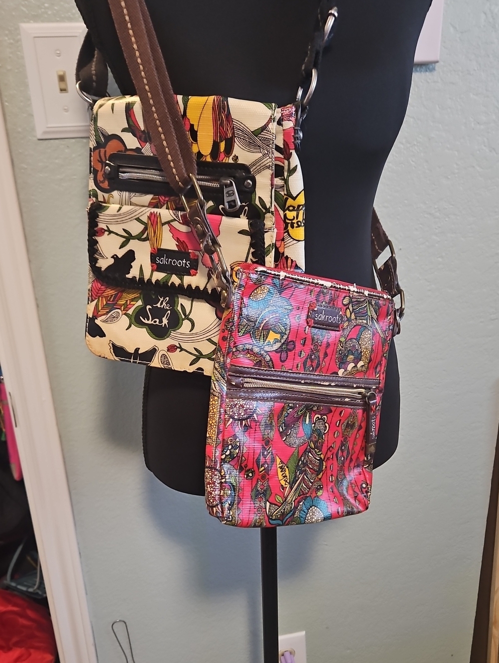 Sakroots Two-Piece Floral & Feather Crossbody Set - Pink, Cream, Brown Call Outs